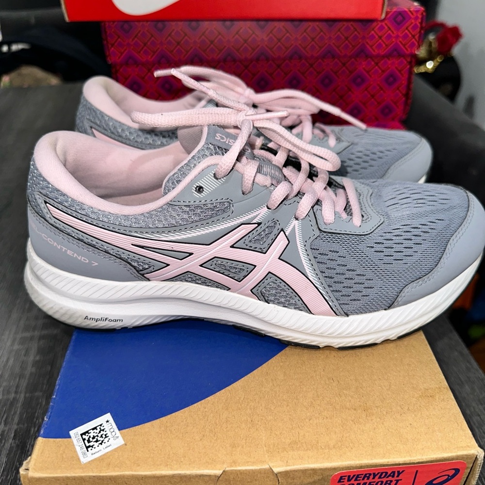 Asics - Picture 2 of 4